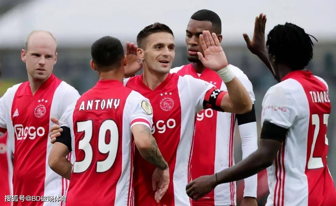 曼城中场的 曼城中场的